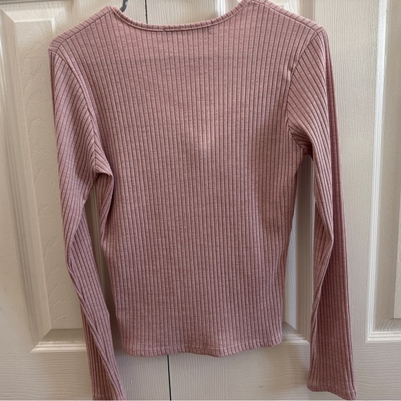 J. Robert’s Pink Ribbed Knit Long Sleeved Top - Picture 2 of 2